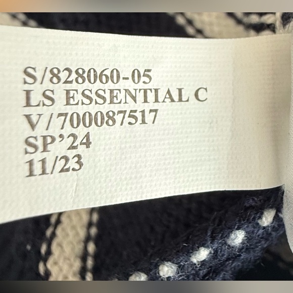 BANANA REPUBLIC Navy Stripe Cotton Silk Sweater
Size Small - Picture 9 of 9